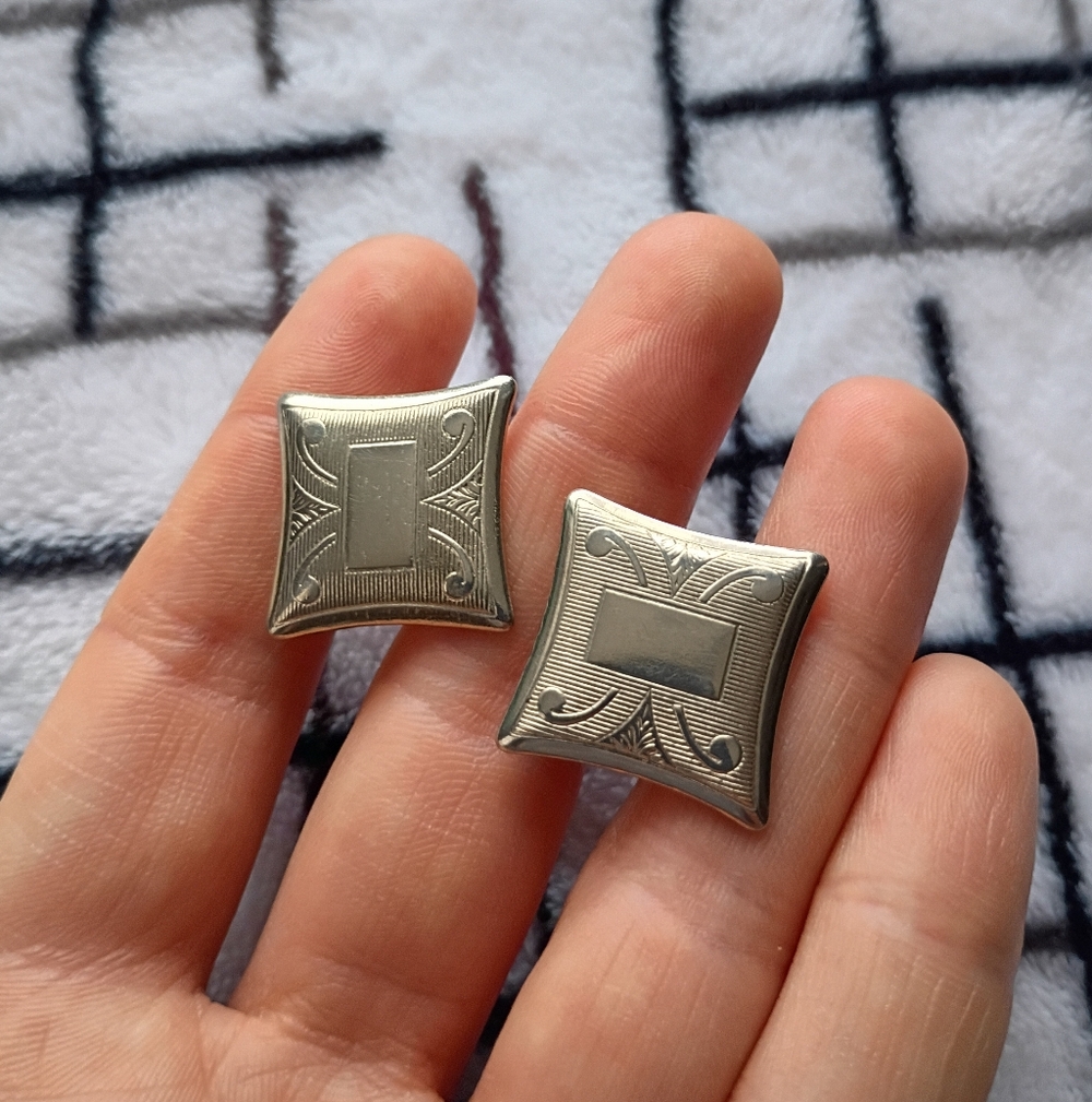 Art Deco Classic Silver-Tone Men's Cufflinks - Square Engraved Design